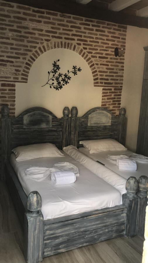 Hotel Sarajet E Pashait 1 Dhërmi Kültér fotó